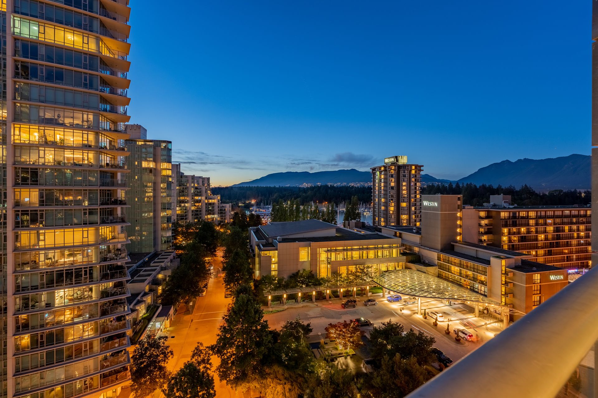 1302 - 560 Cardero Street, Coal Harbour, Vancouver West 2
