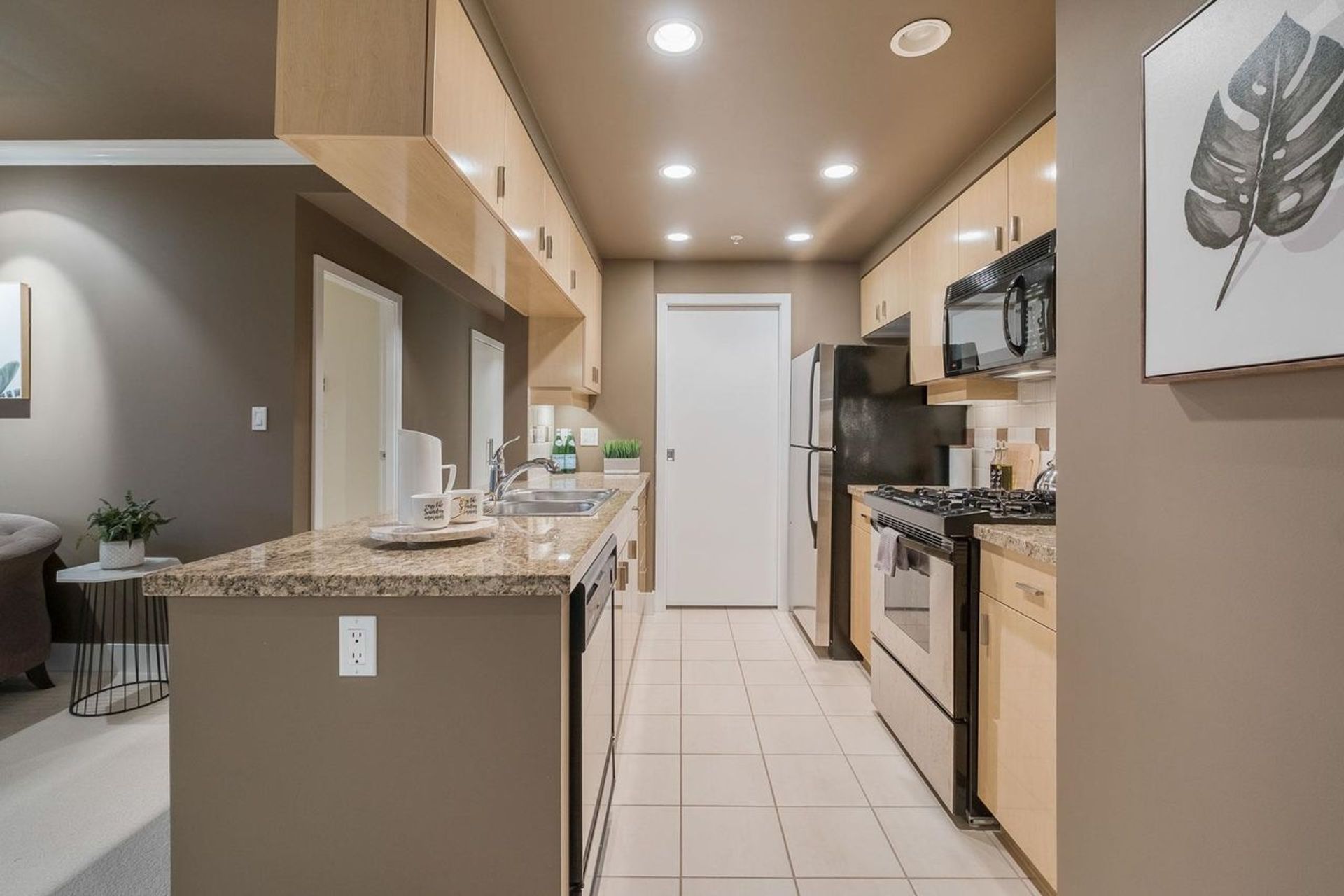 1033-marinaside-crescent-yaletown-vancouver-west-18