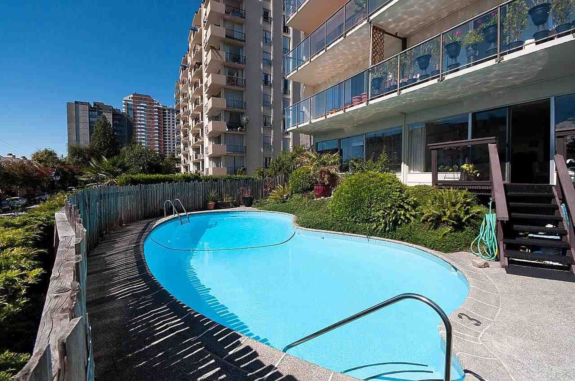 1845-bellevue-avenue-ambleside-west-vancouver-01