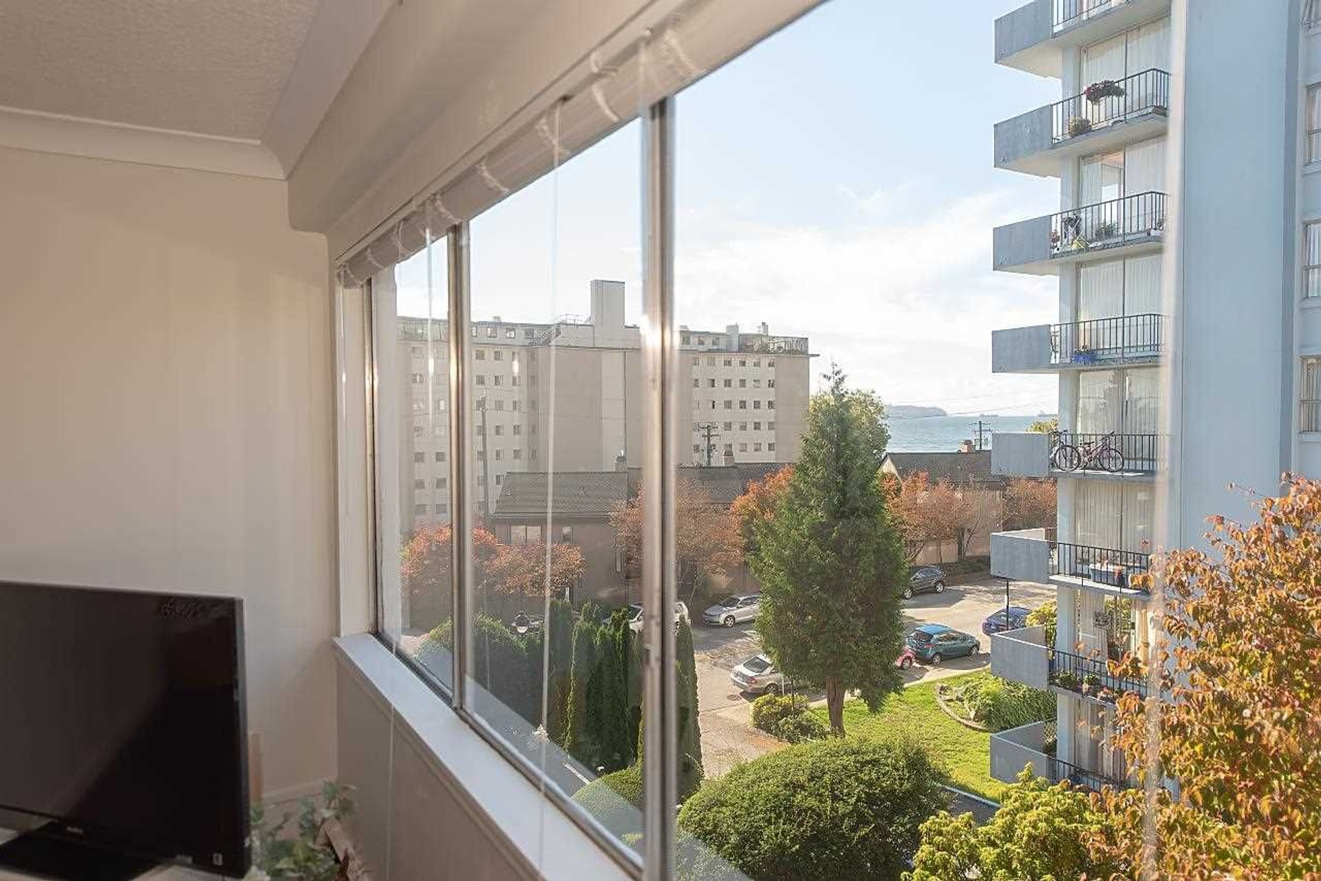 1845-bellevue-avenue-ambleside-west-vancouver-07