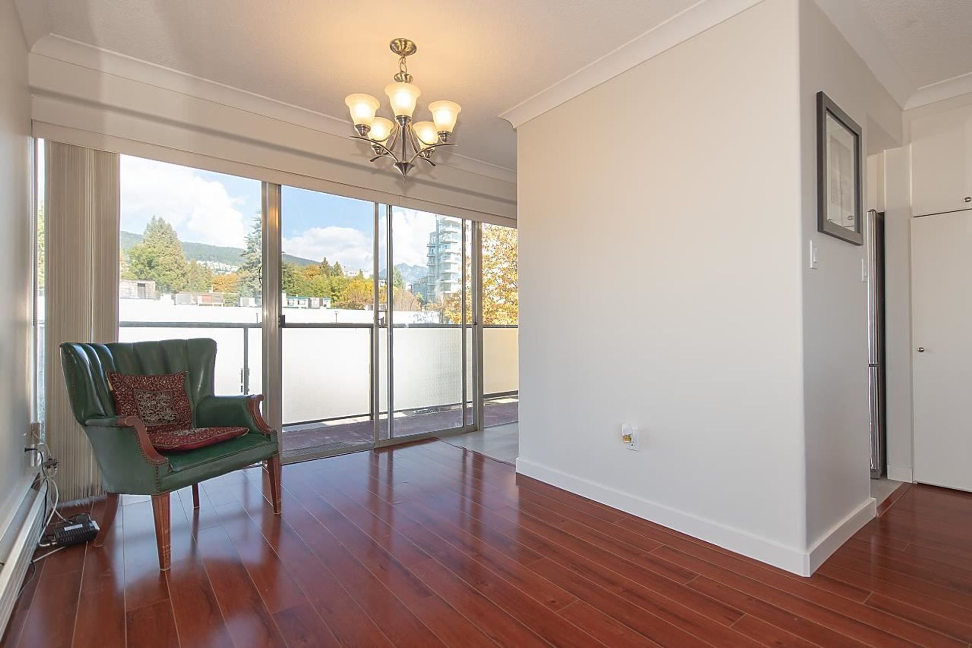 1845-bellevue-avenue-ambleside-west-vancouver-11