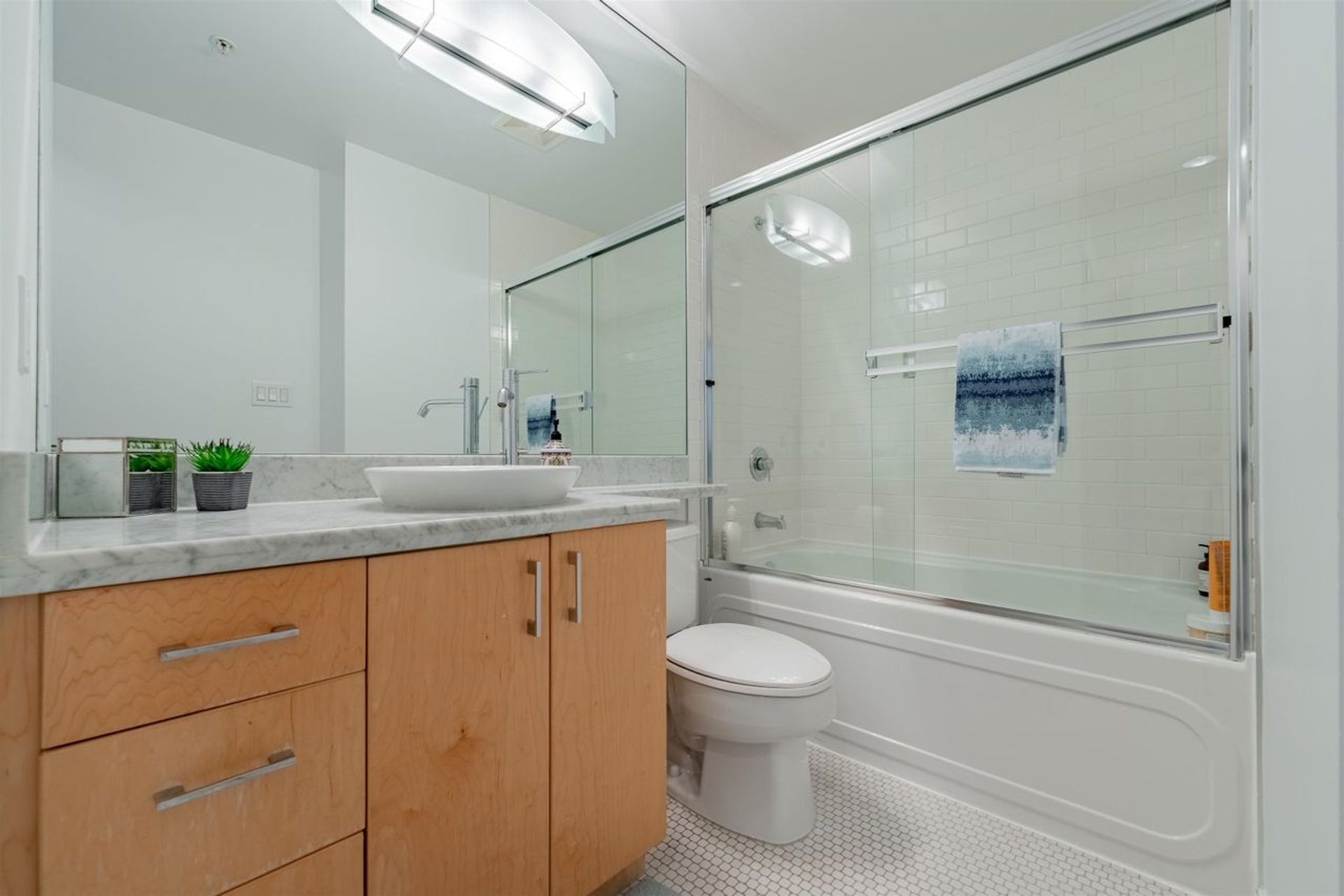 1050-smithe-street-west-end-vw-vancouver-west-16