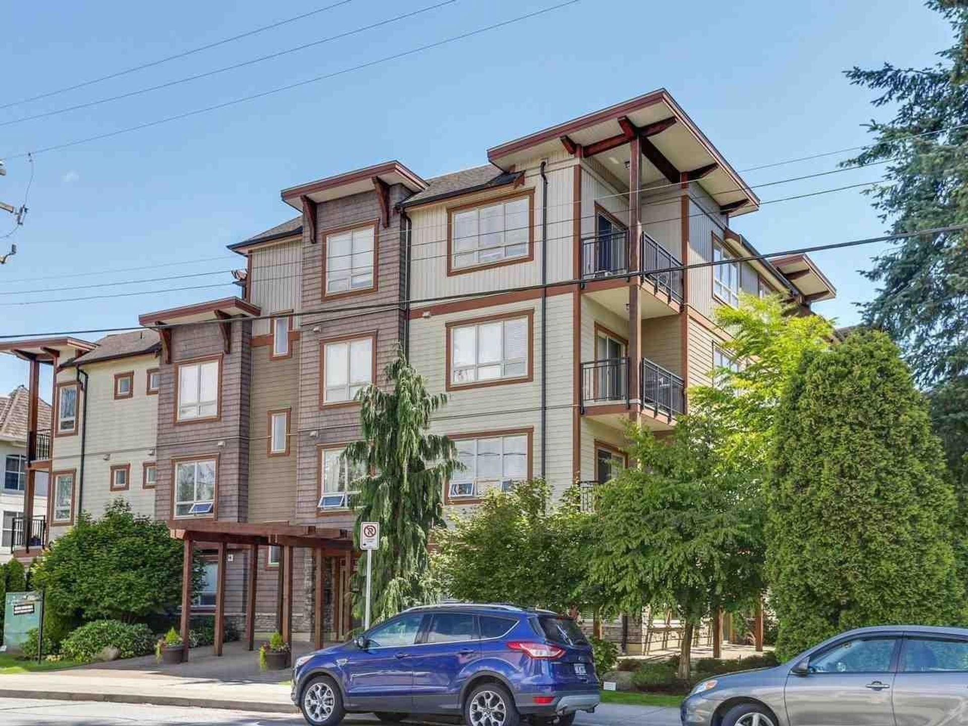 15268-18th-avenue-king-george-corridor-south-surrey-white-rock-01