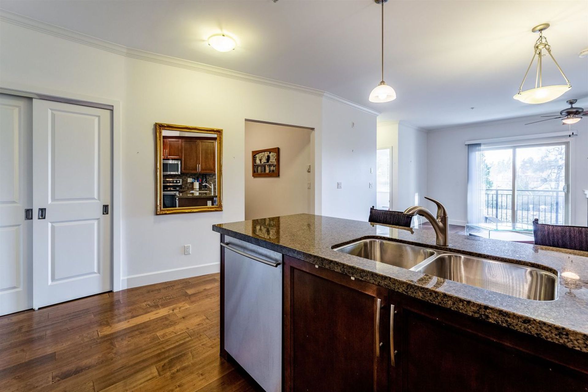 15268-18th-avenue-king-george-corridor-south-surrey-white-rock-09