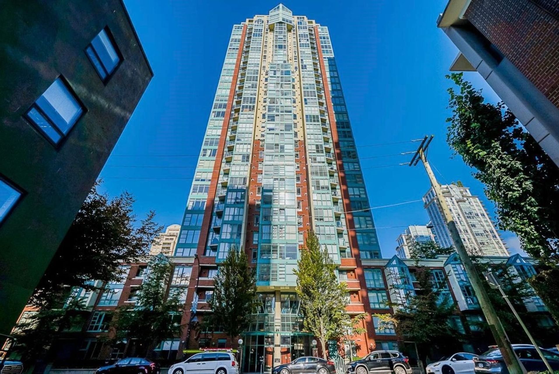 939-homer-street-yaletown-vancouver-west-01