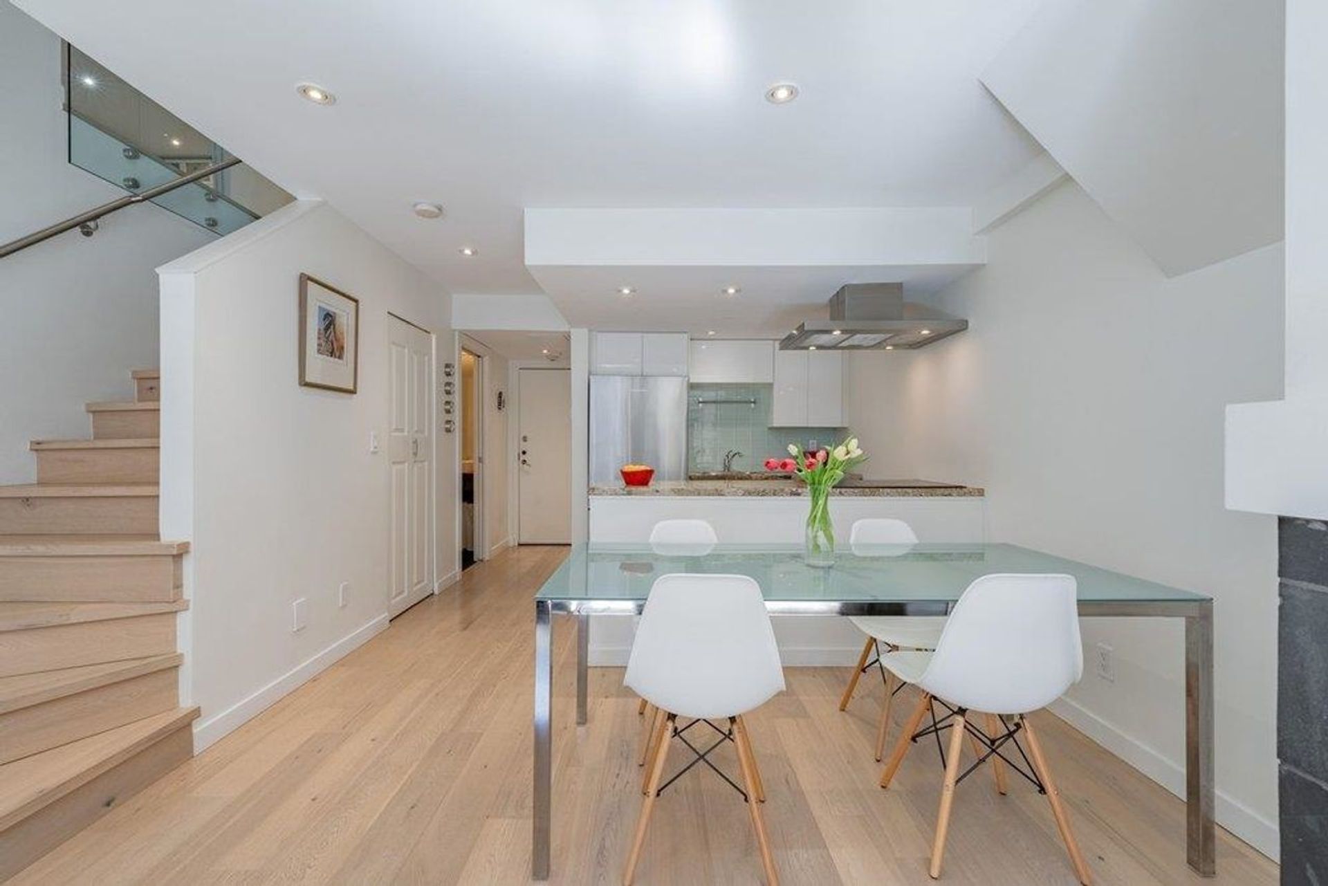 2455-york-avenue-kitsilano-vancouver-west-01