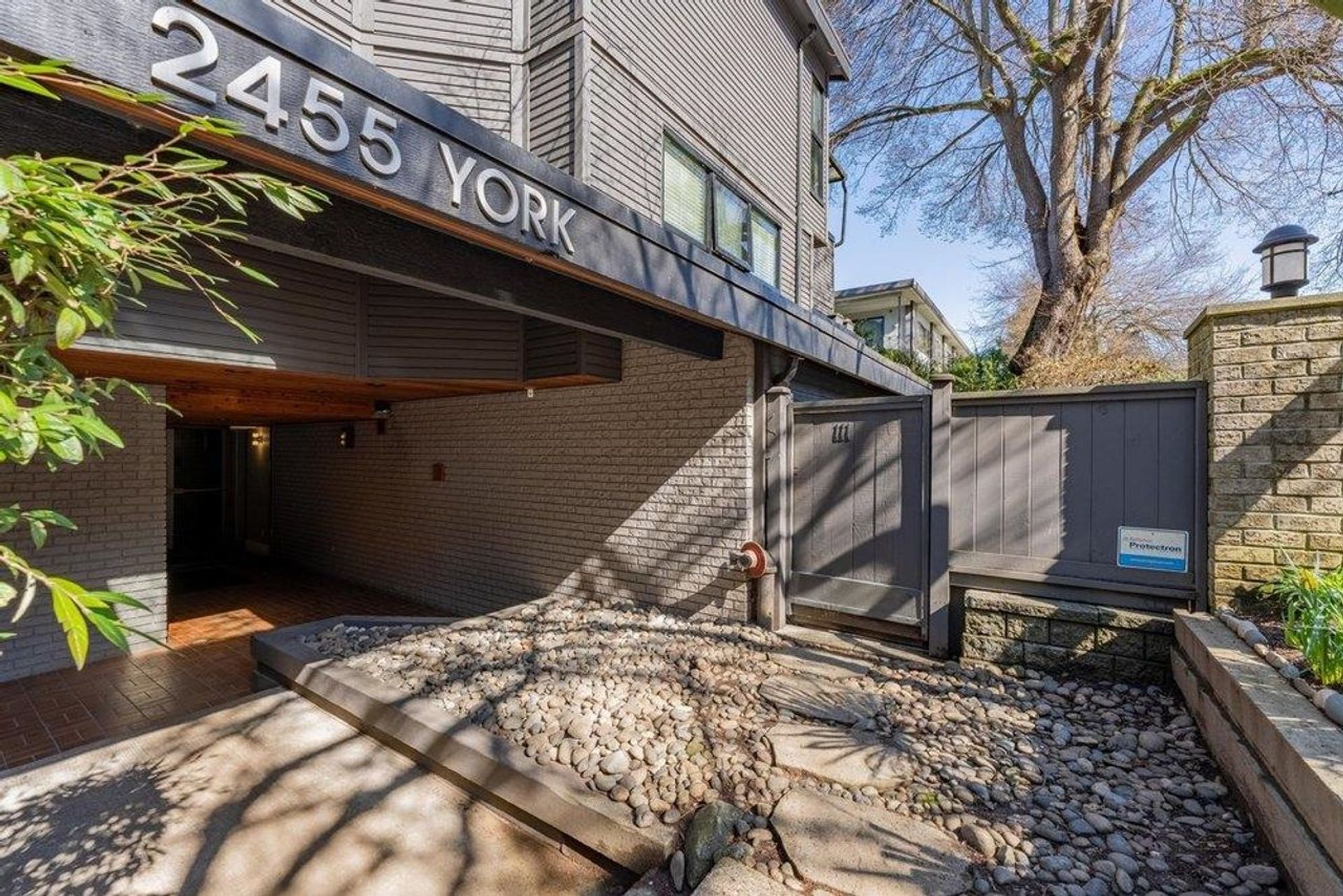 2455-york-avenue-kitsilano-vancouver-west-24