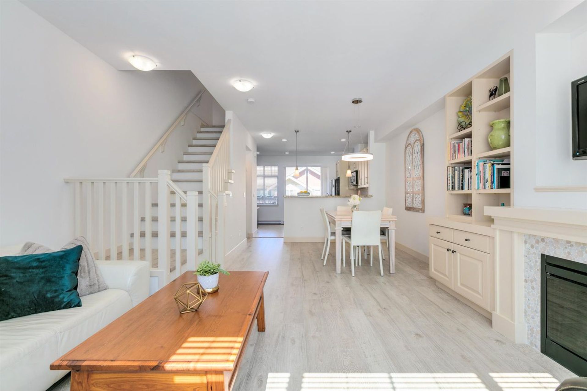 2979-156th-street-grandview-surrey-south-surrey-white-rock-03