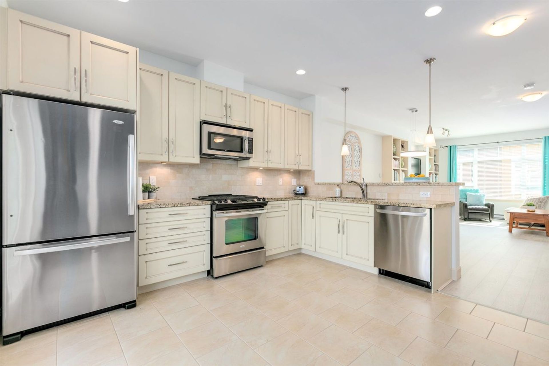 2979-156th-street-grandview-surrey-south-surrey-white-rock-07