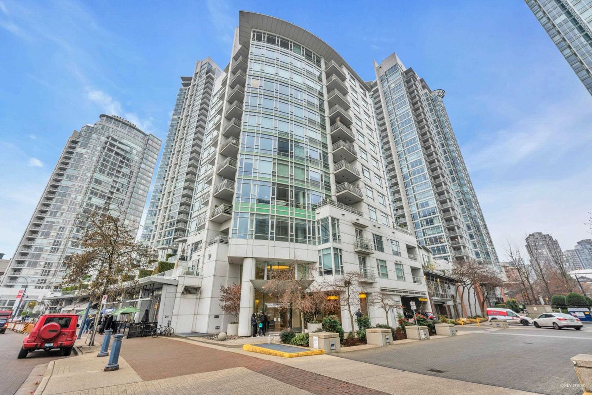 1111-marinaside-crescent-yaletown-vancouver-west-01