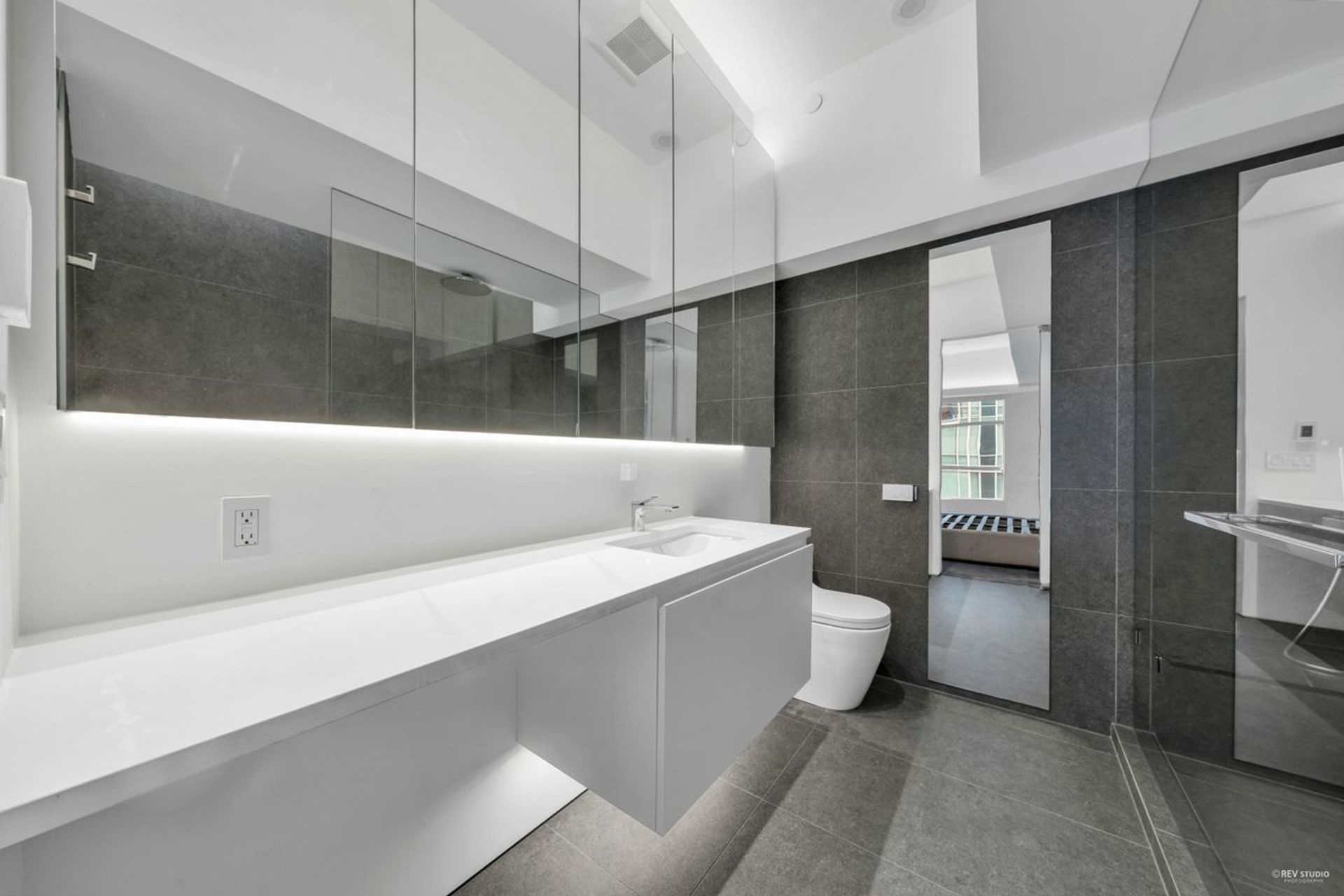 1111-marinaside-crescent-yaletown-vancouver-west-08