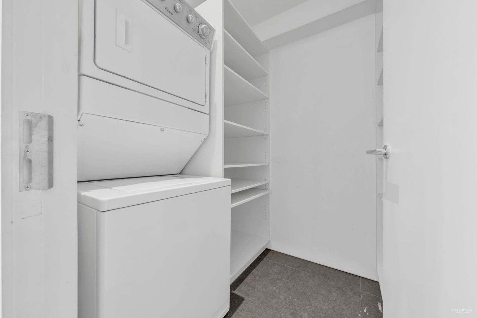 1111-marinaside-crescent-yaletown-vancouver-west-10