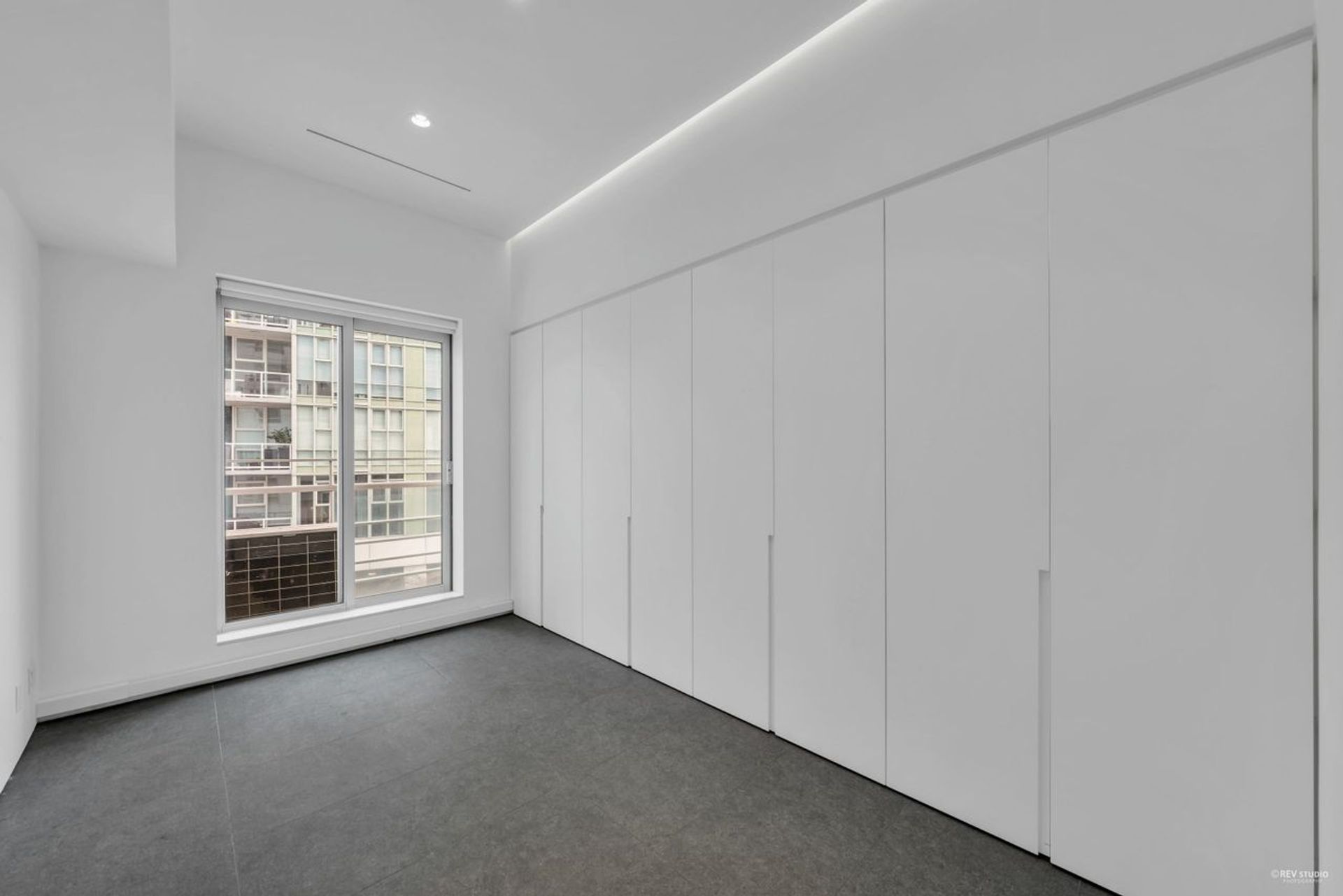 1111-marinaside-crescent-yaletown-vancouver-west-11