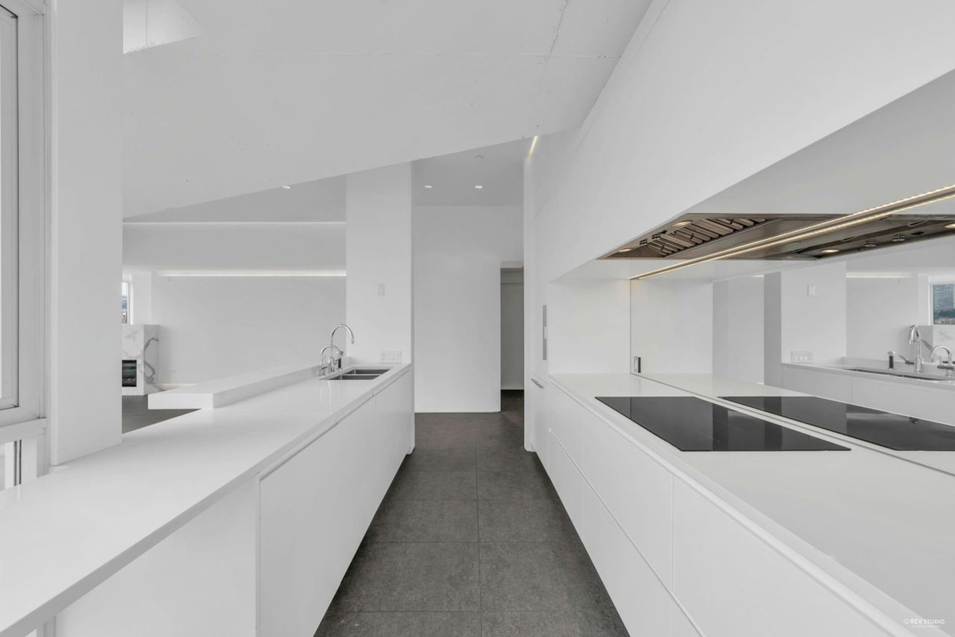 1111-marinaside-crescent-yaletown-vancouver-west-14