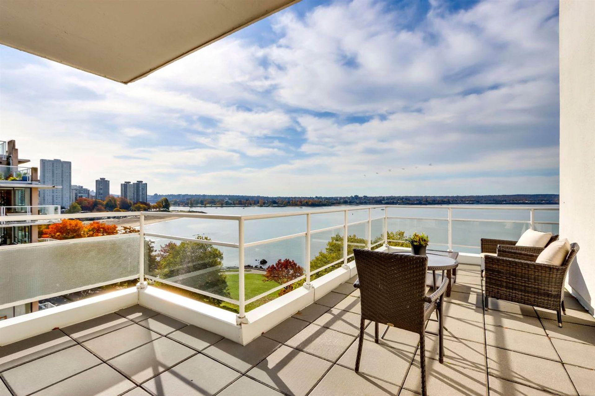 2095-beach-avenue-west-end-vw-vancouver-west-02