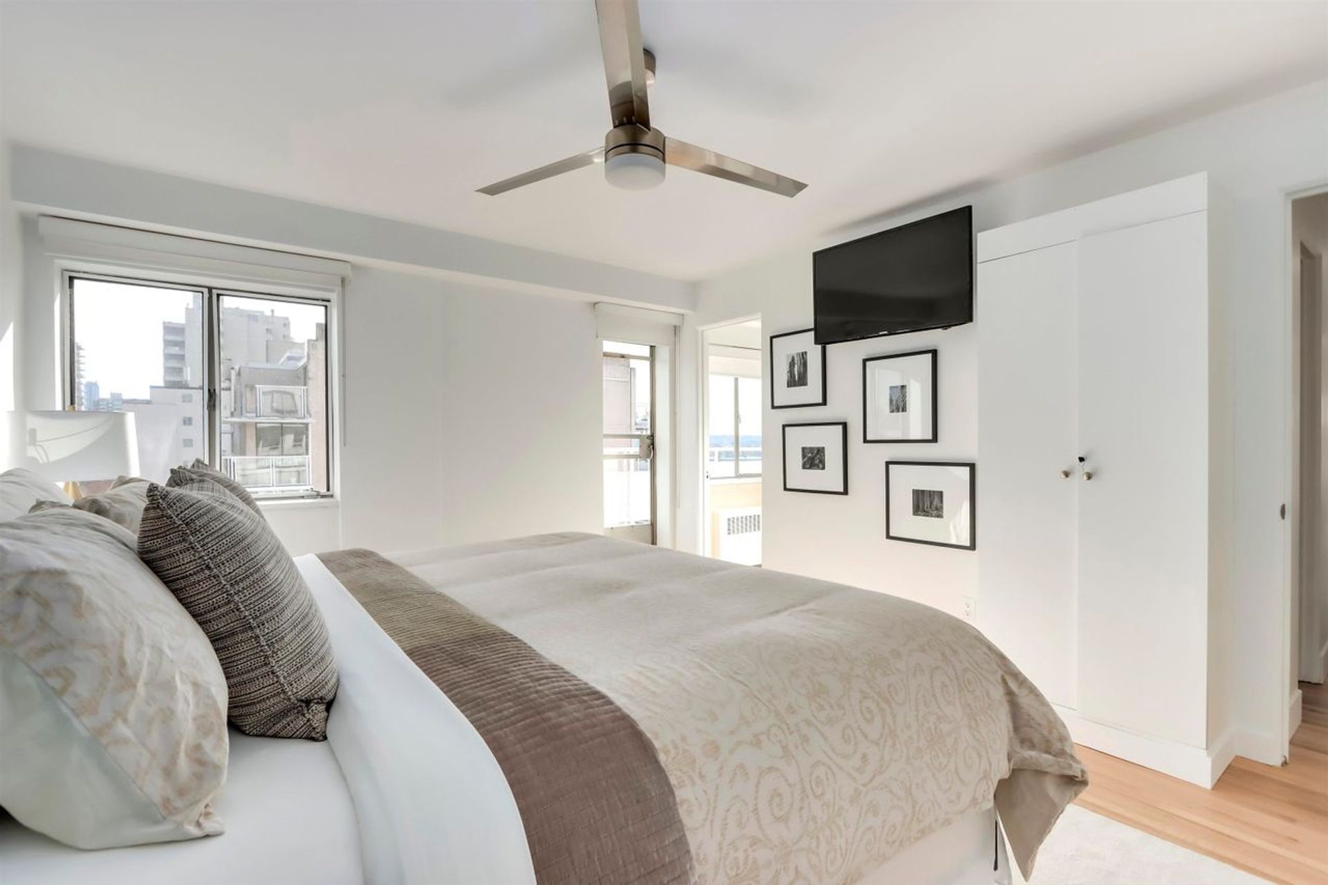 2095-beach-avenue-west-end-vw-vancouver-west-09