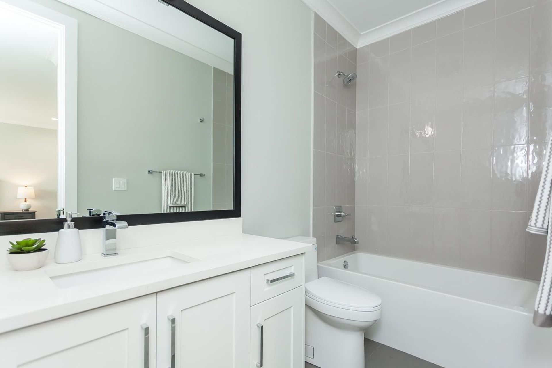 4504a-southridge-crescent-murrayville-langley-23