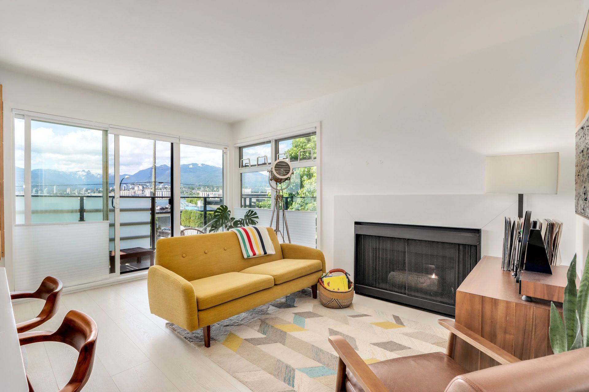 306 - 2336 Wall Street, Hastings, Vancouver East 4 by Bilash & Charron Real Estate Group 306 - 2336 Wall Street, Hastings, Vancouver East 4