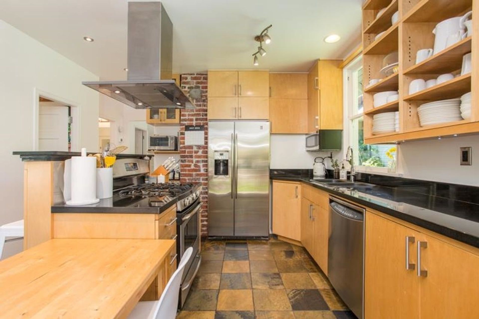 3528-fleming-street-knight-vancouver-east-15