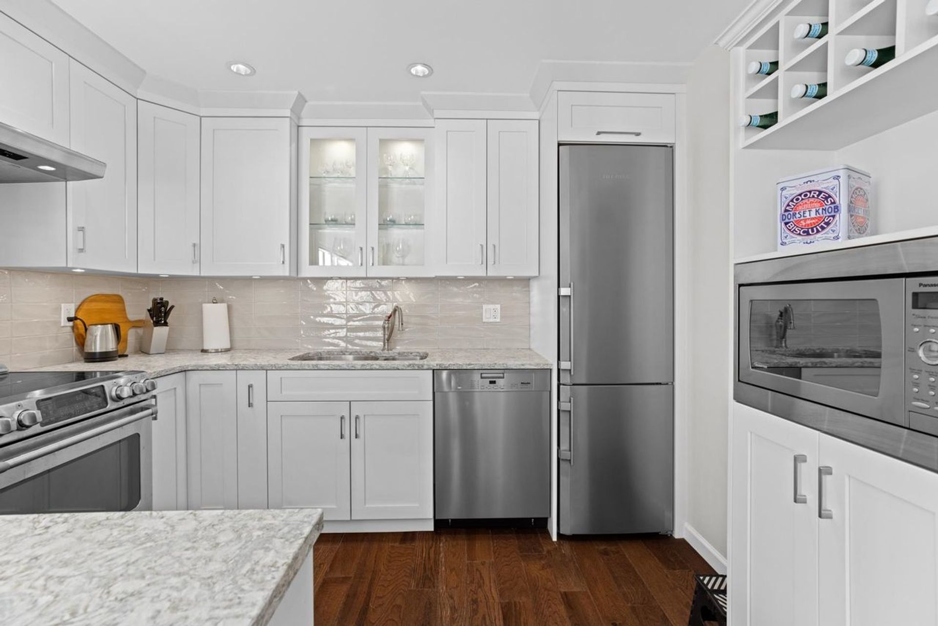 33-chesterfield-place-lower-lonsdale-north-vancouver-06