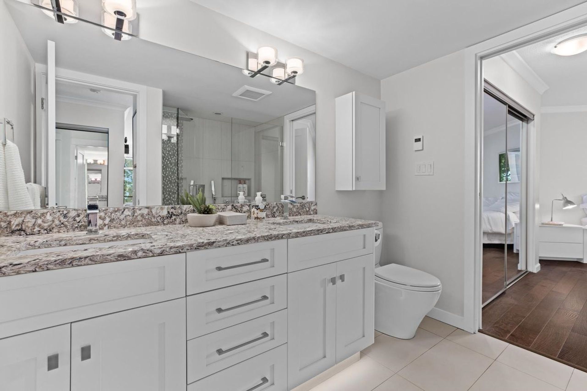 33-chesterfield-place-lower-lonsdale-north-vancouver-08