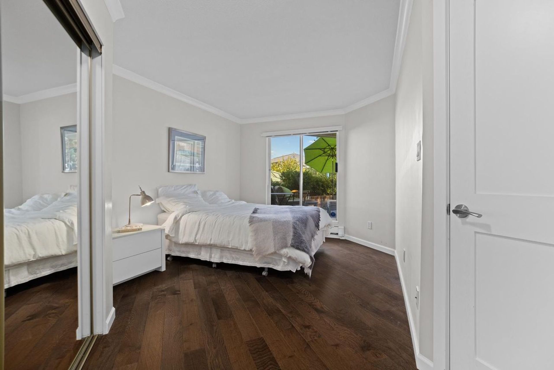 33-chesterfield-place-lower-lonsdale-north-vancouver-10