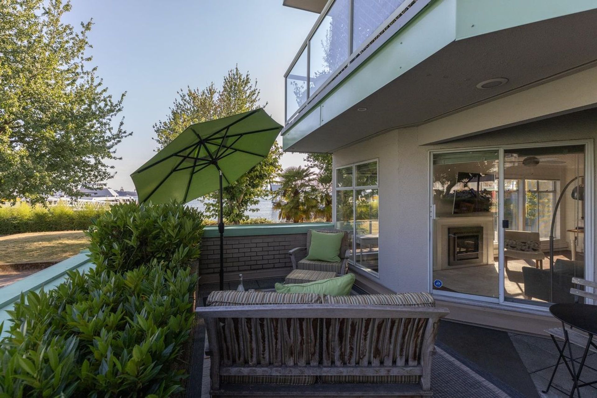 33-chesterfield-place-lower-lonsdale-north-vancouver-15