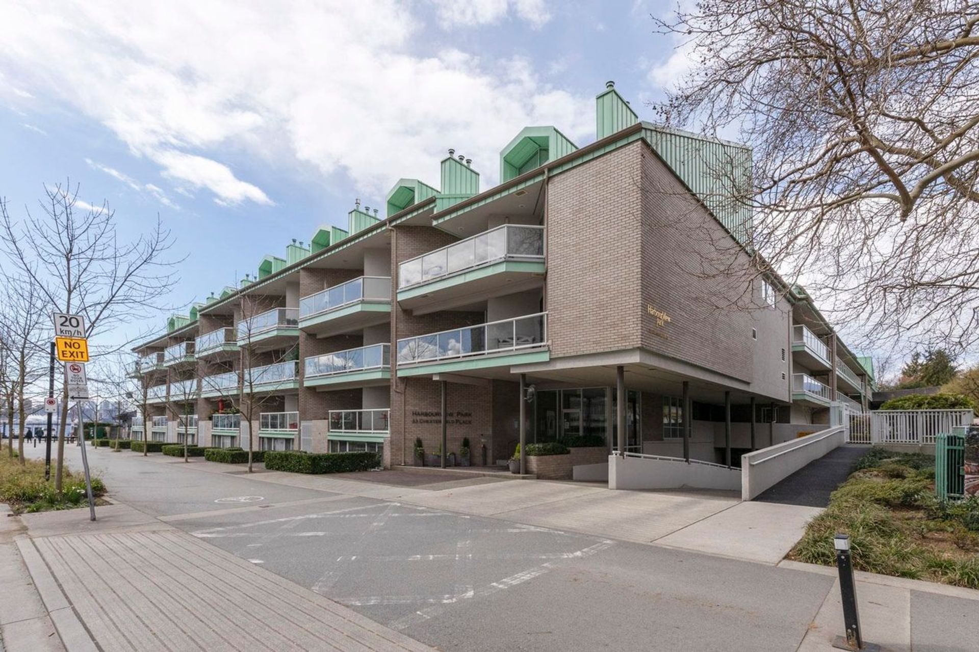 33-chesterfield-place-lower-lonsdale-north-vancouver-16