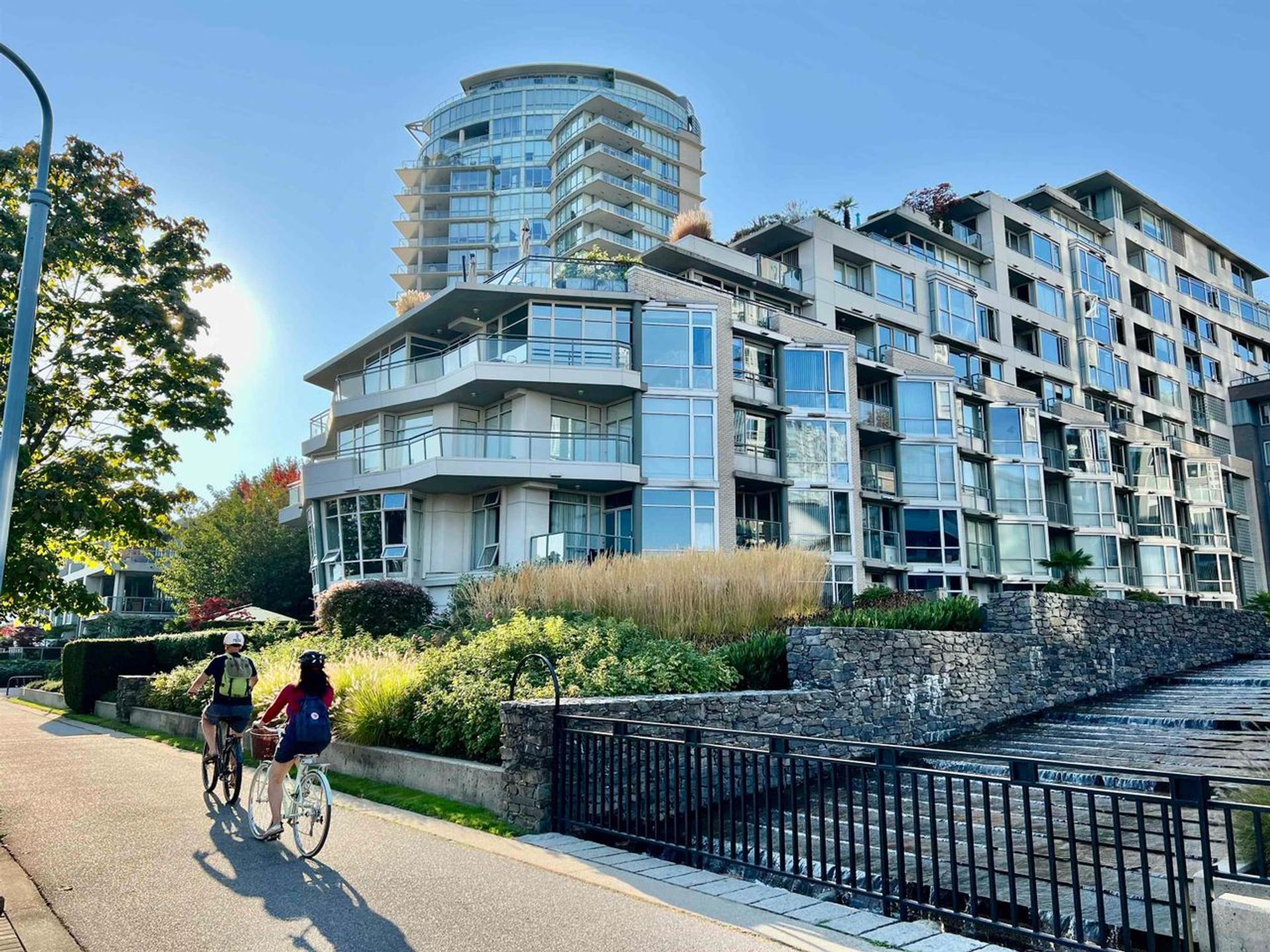 1288-marinaside-crescent-yaletown-vancouver-west-01