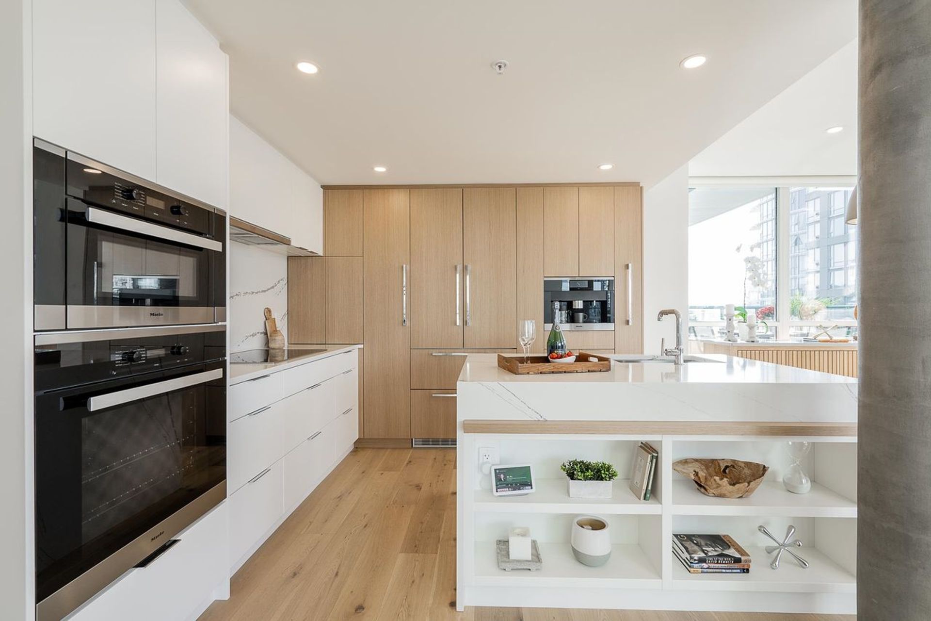 1288-marinaside-crescent-yaletown-vancouver-west-12