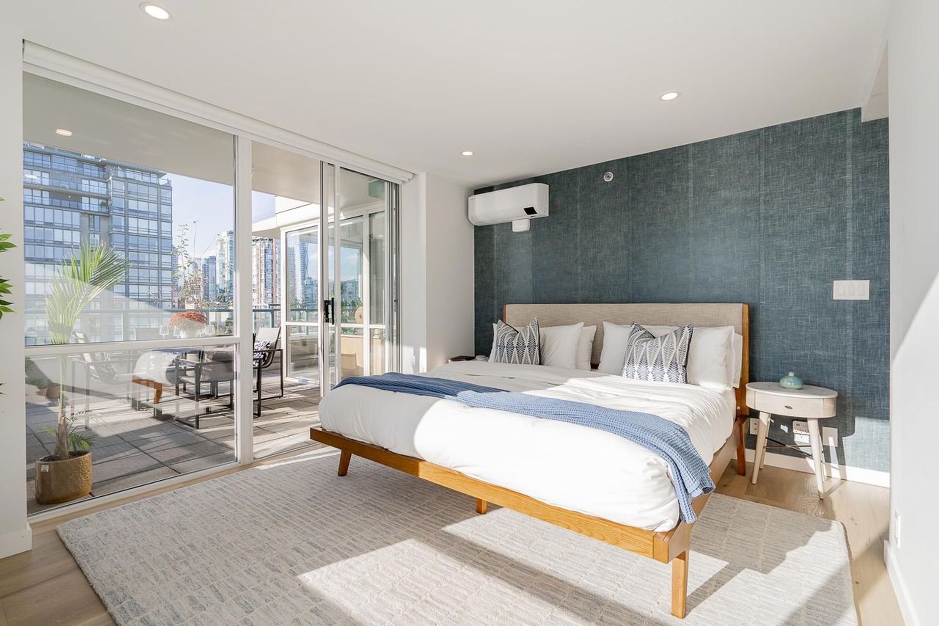 1288-marinaside-crescent-yaletown-vancouver-west-14