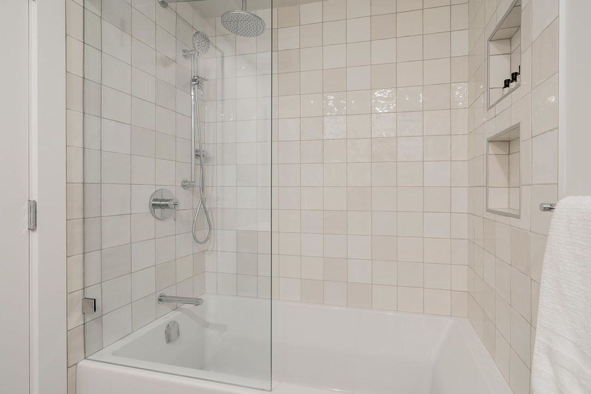 1288-marinaside-crescent-yaletown-vancouver-west-25