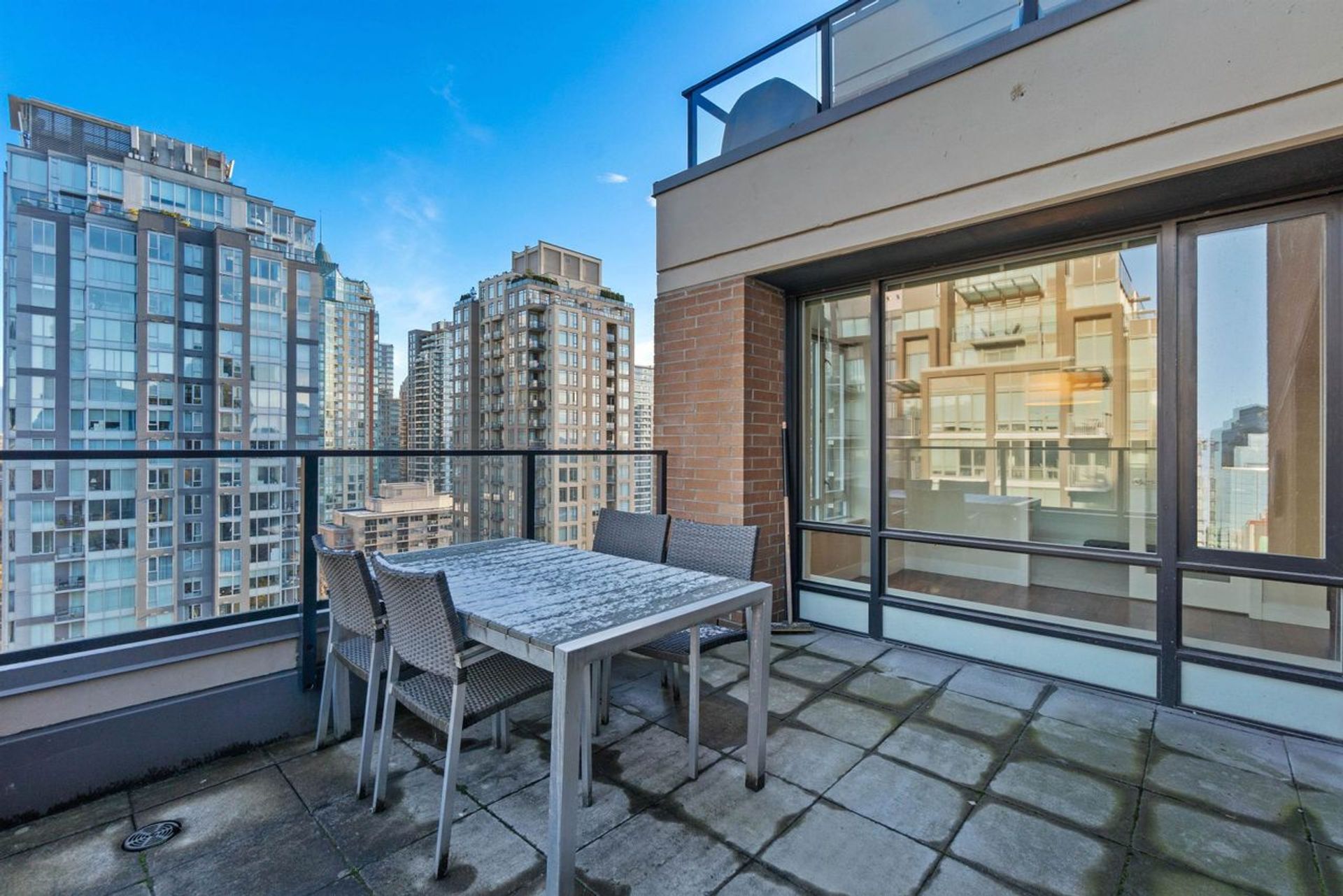 1088-richards-street-yaletown-vancouver-west-05