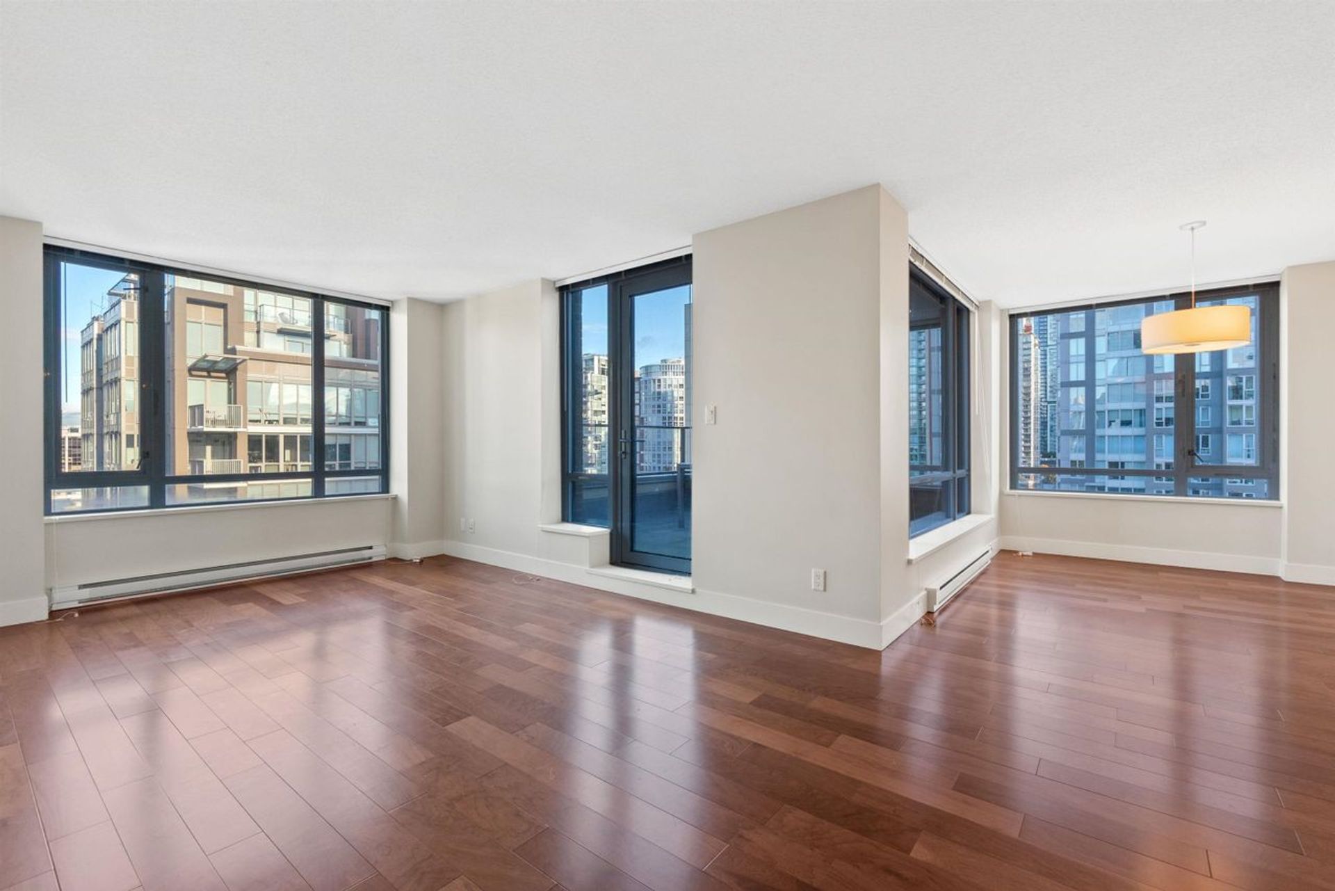 1088-richards-street-yaletown-vancouver-west-09