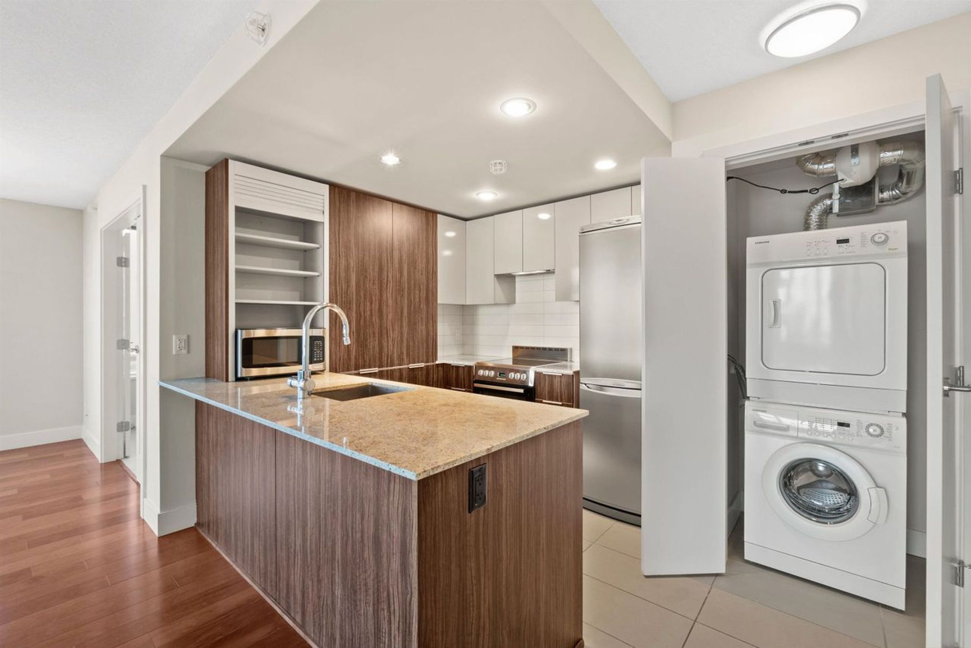 1088-richards-street-yaletown-vancouver-west-10