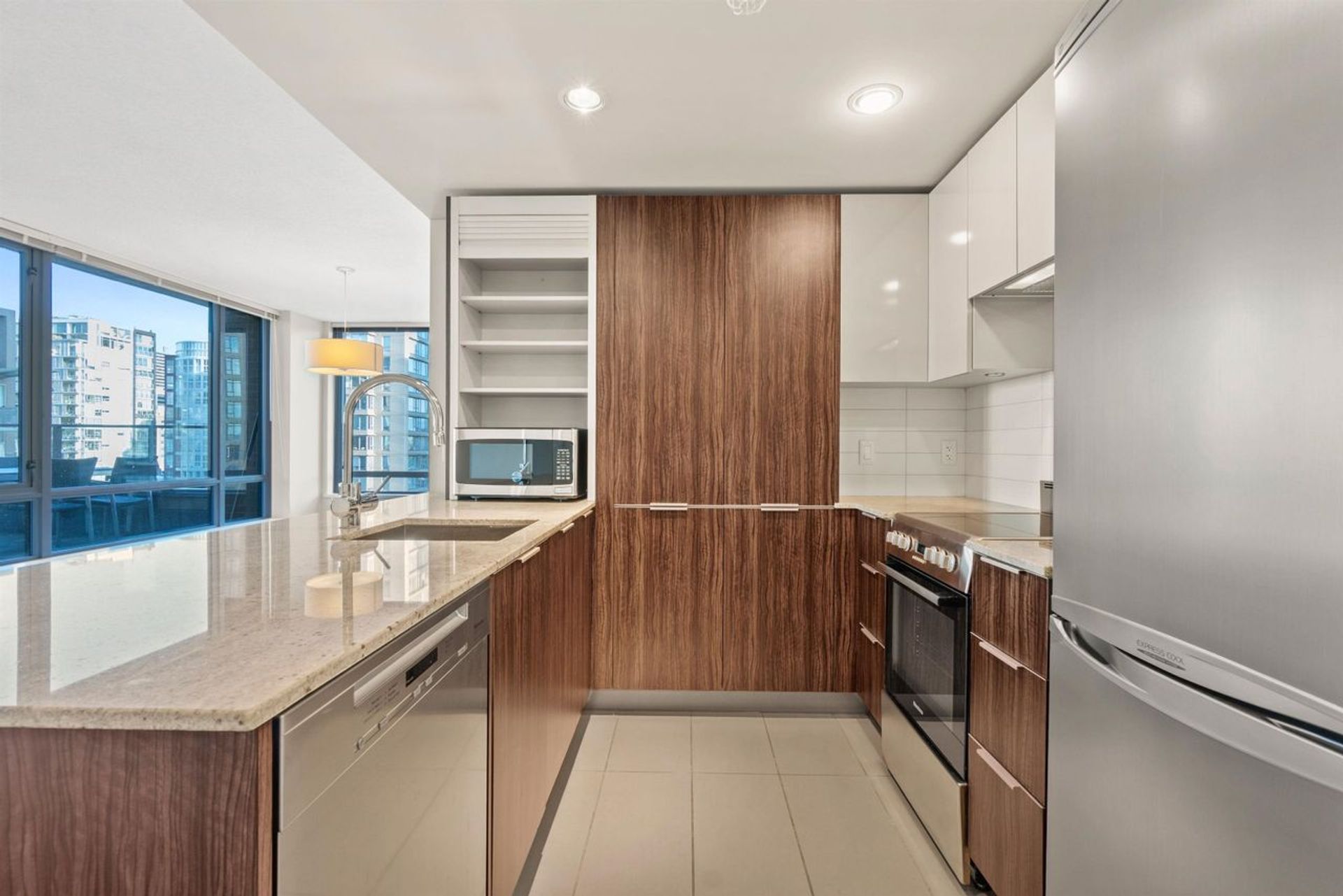 1088-richards-street-yaletown-vancouver-west-12