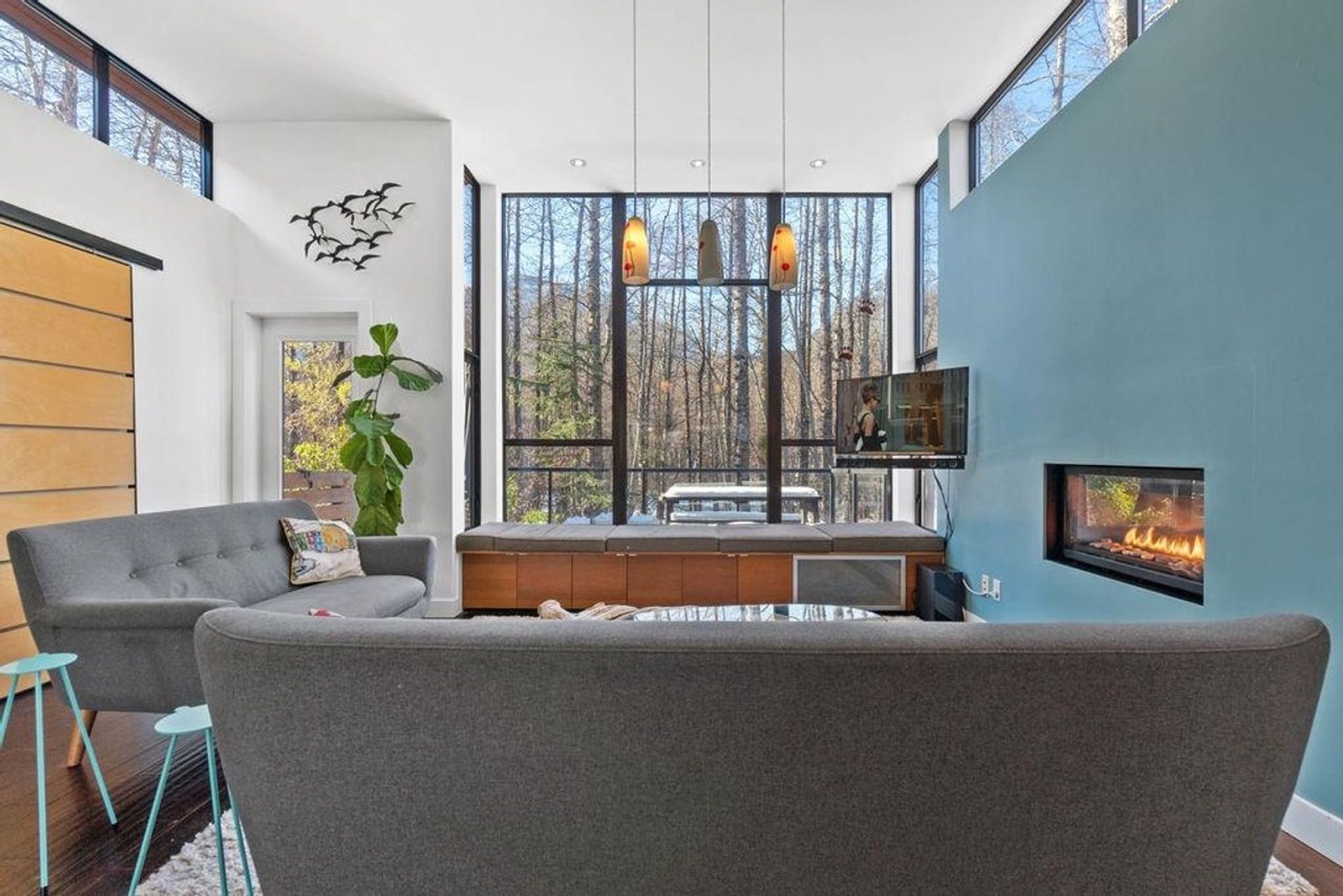 40137-government-road-garibaldi-estates-squamish-05-1