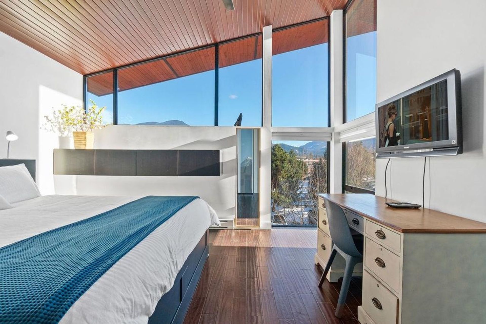 40137-government-road-garibaldi-estates-squamish-23-1