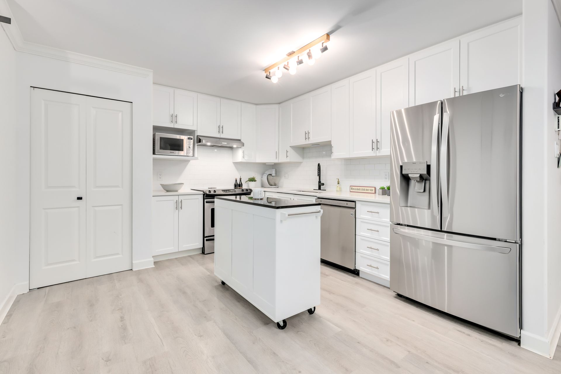 820-habgood-street-white-rock-south-surrey-white-rock-02
