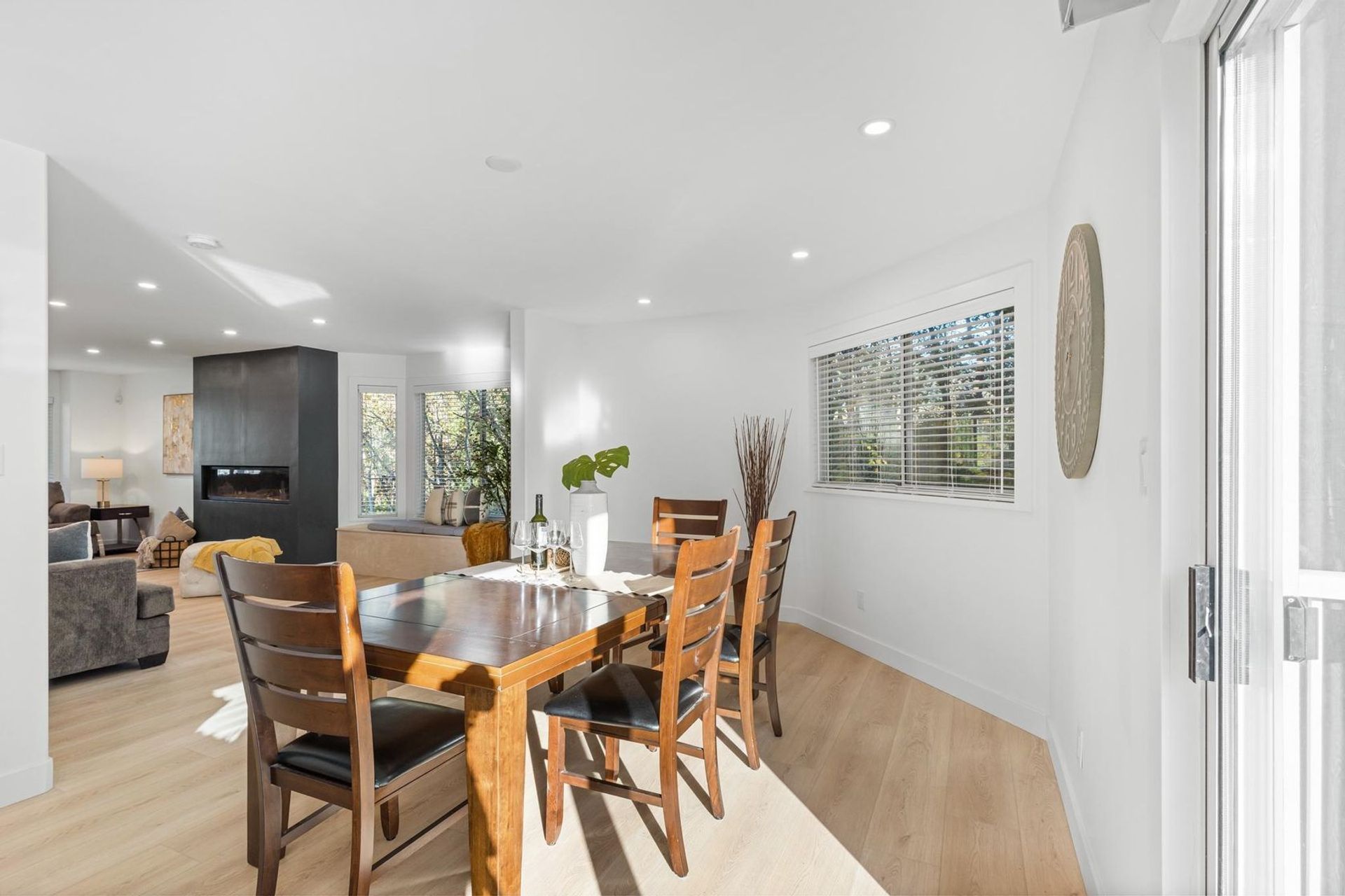 3318-robson-drive-hockaday-coquitlam-09