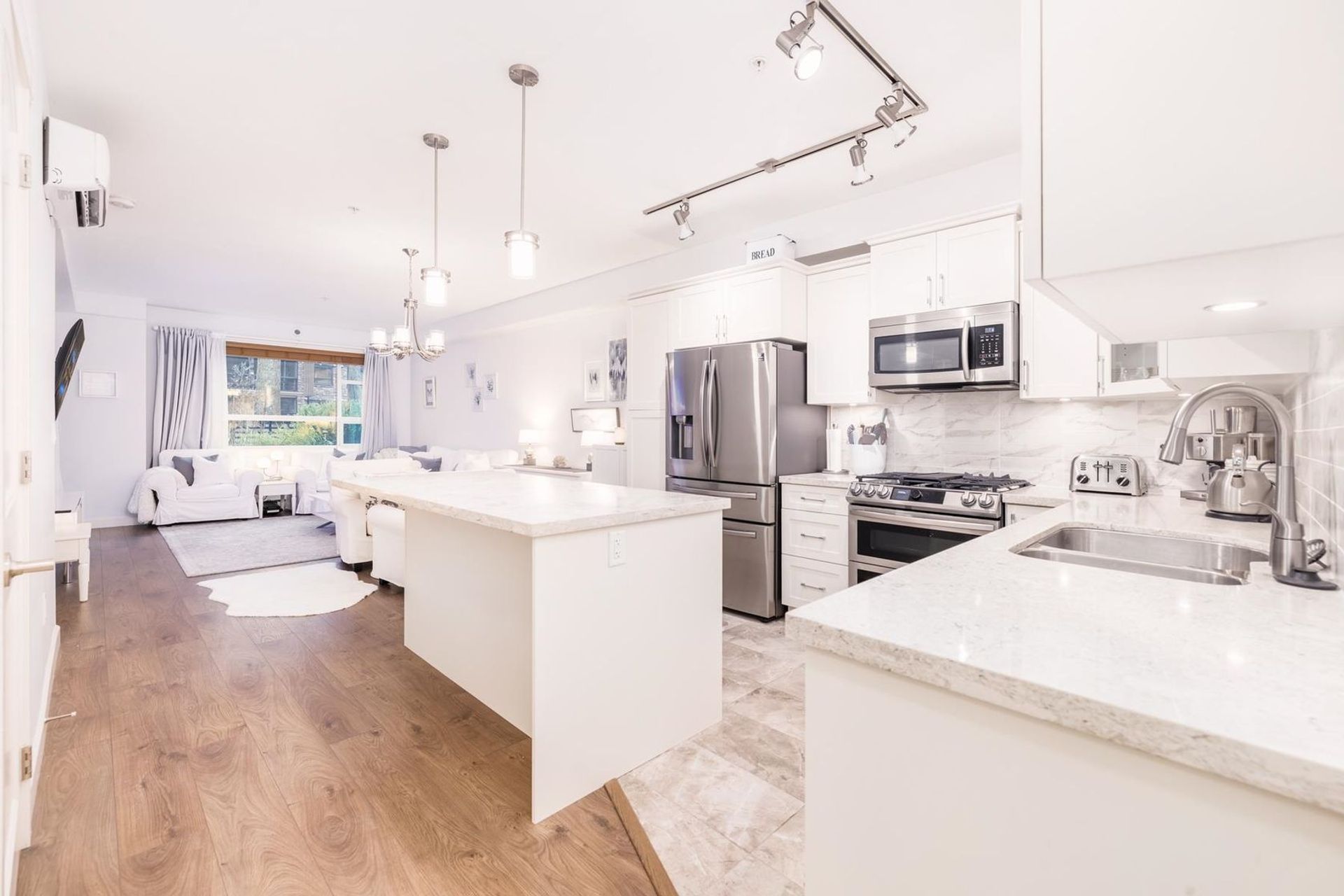 14588-mcdougall-drive-king-george-corridor-south-surrey-white-rock-04