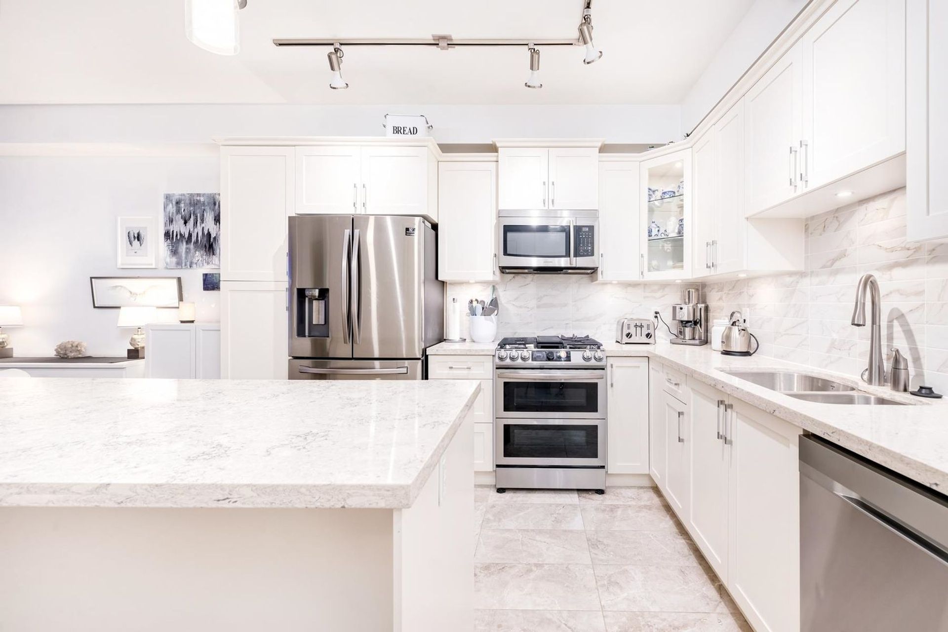 14588-mcdougall-drive-king-george-corridor-south-surrey-white-rock-05