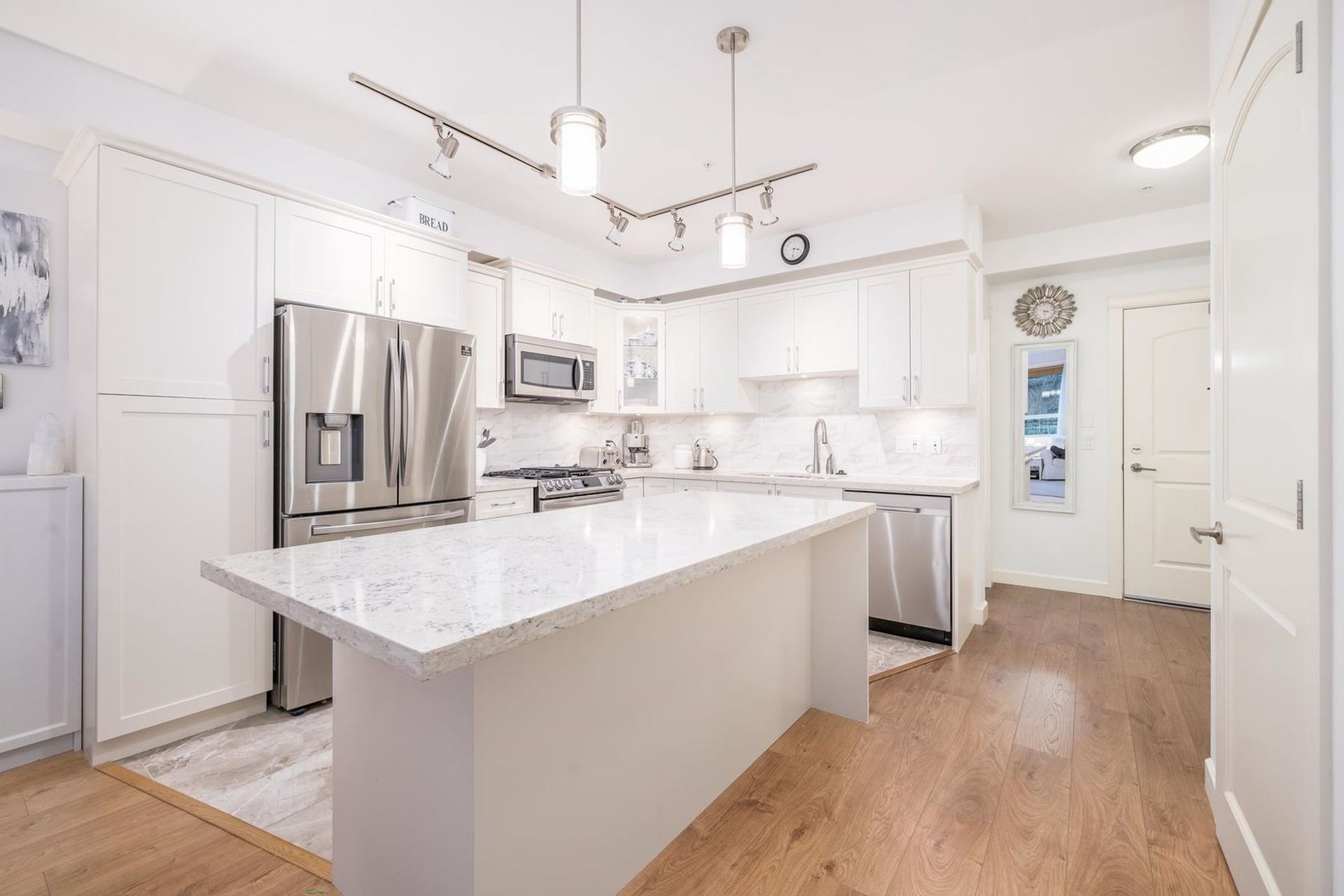 14588-mcdougall-drive-king-george-corridor-south-surrey-white-rock-07