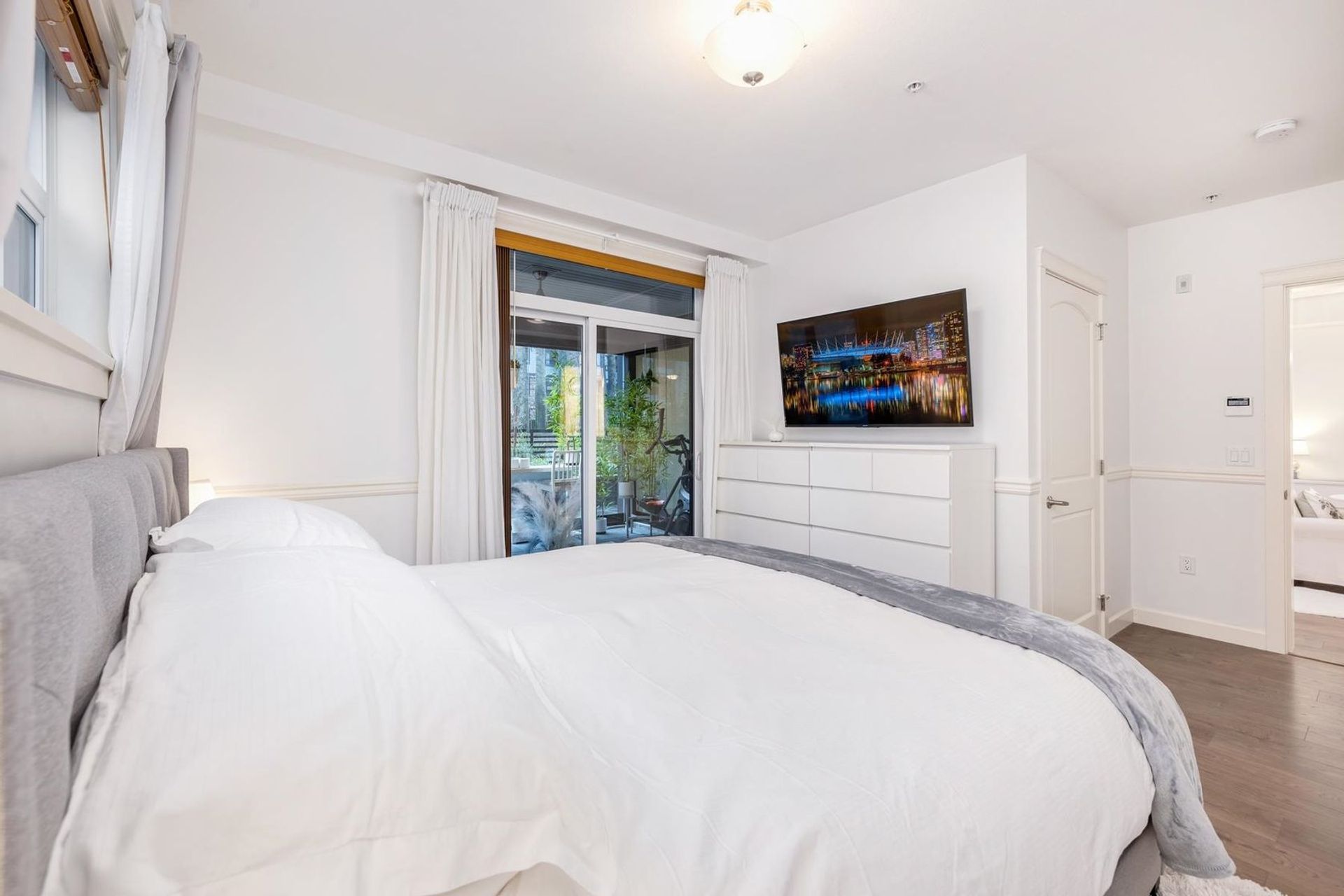 14588-mcdougall-drive-king-george-corridor-south-surrey-white-rock-14