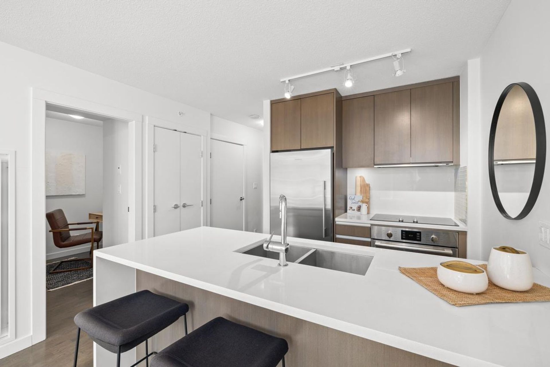 1009-harwood-street-west-end-vw-vancouver-west-07