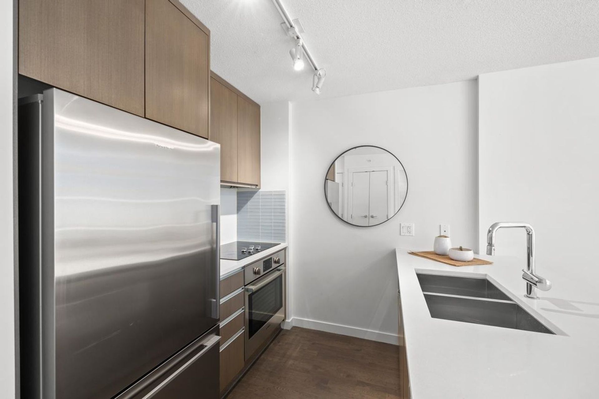 1009-harwood-street-west-end-vw-vancouver-west-09