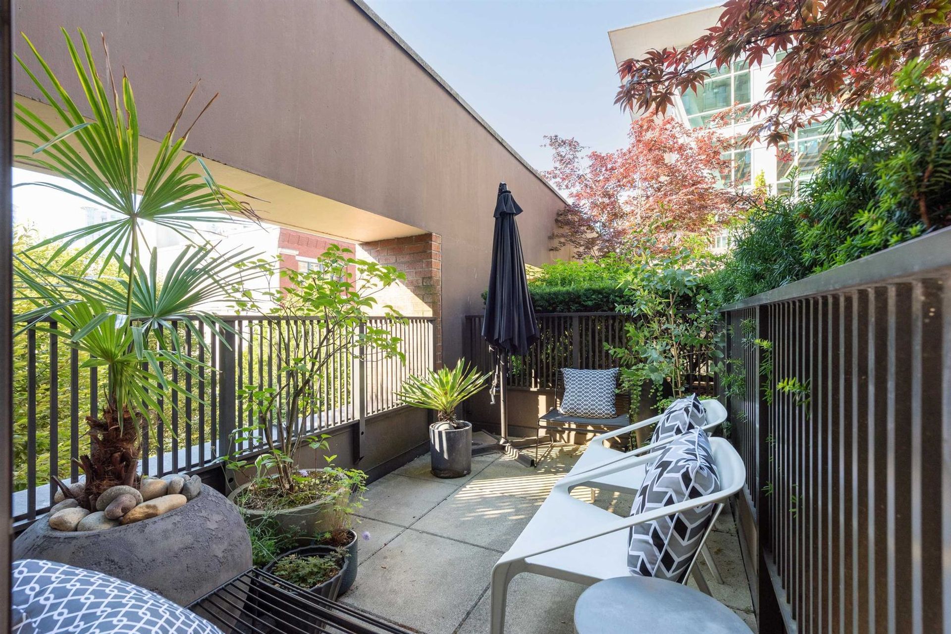 1055-homer-street-yaletown-vancouver-west-01