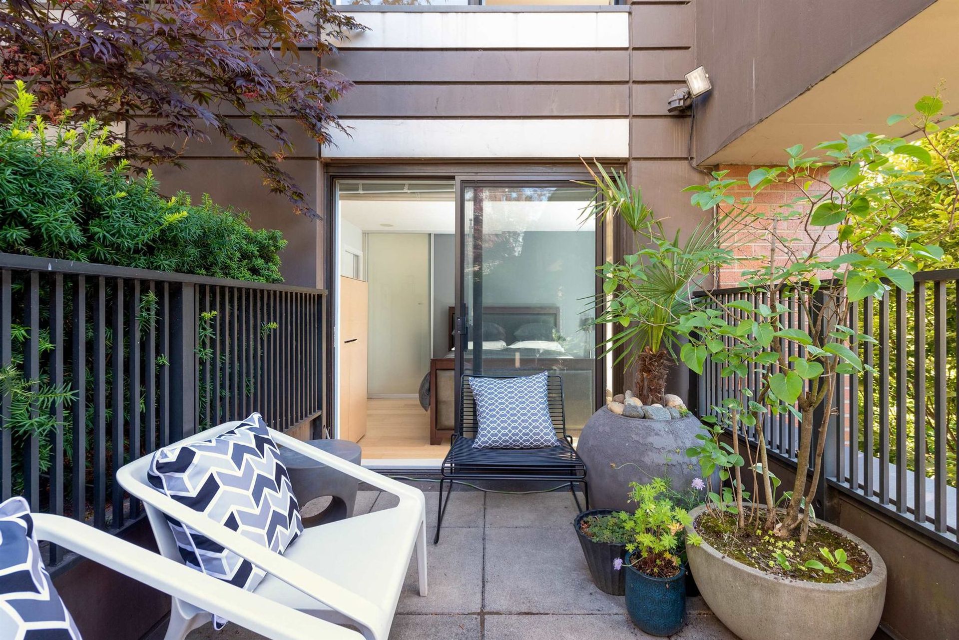 1055-homer-street-yaletown-vancouver-west-02