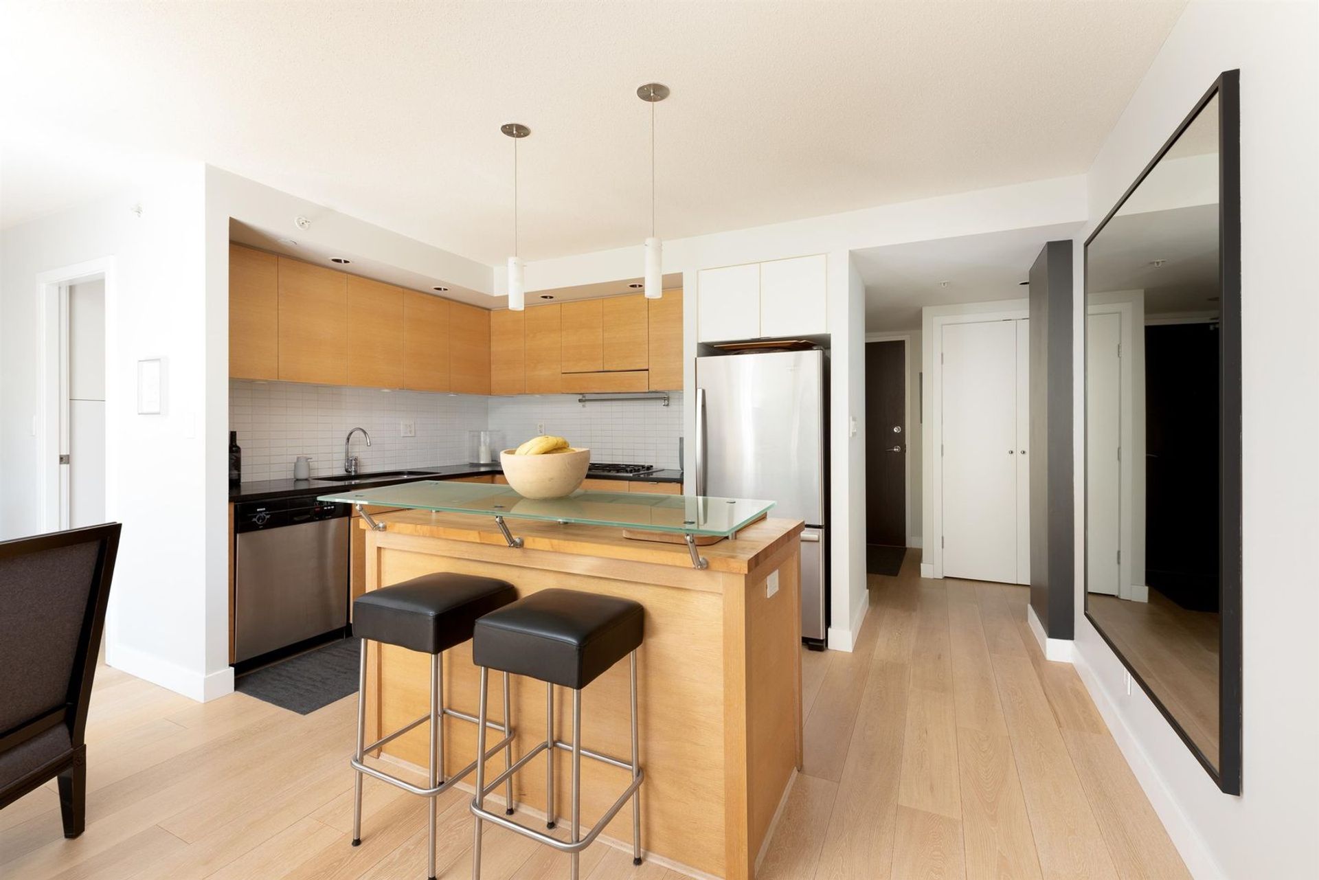 1055-homer-street-yaletown-vancouver-west-13