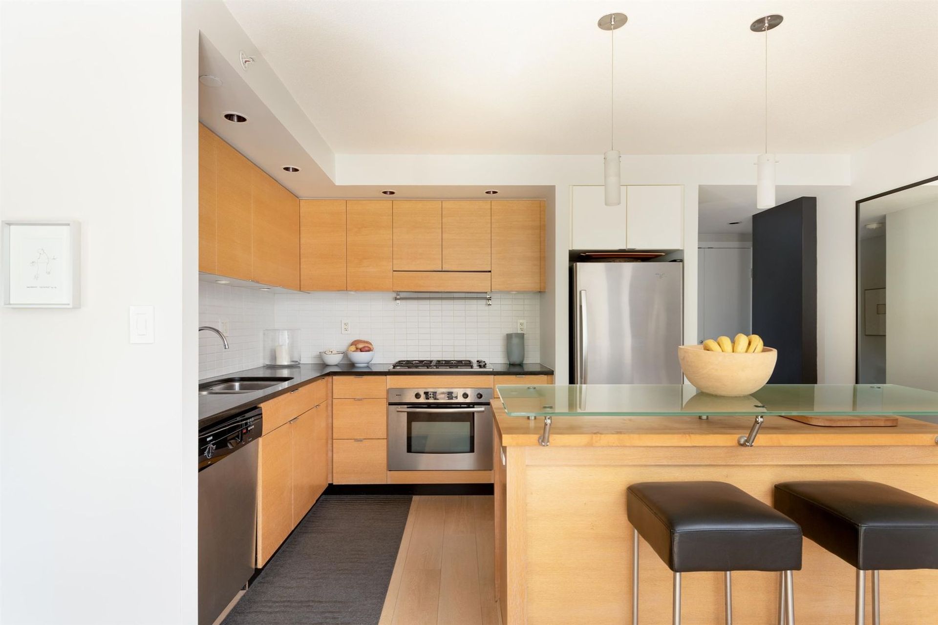 1055-homer-street-yaletown-vancouver-west-14